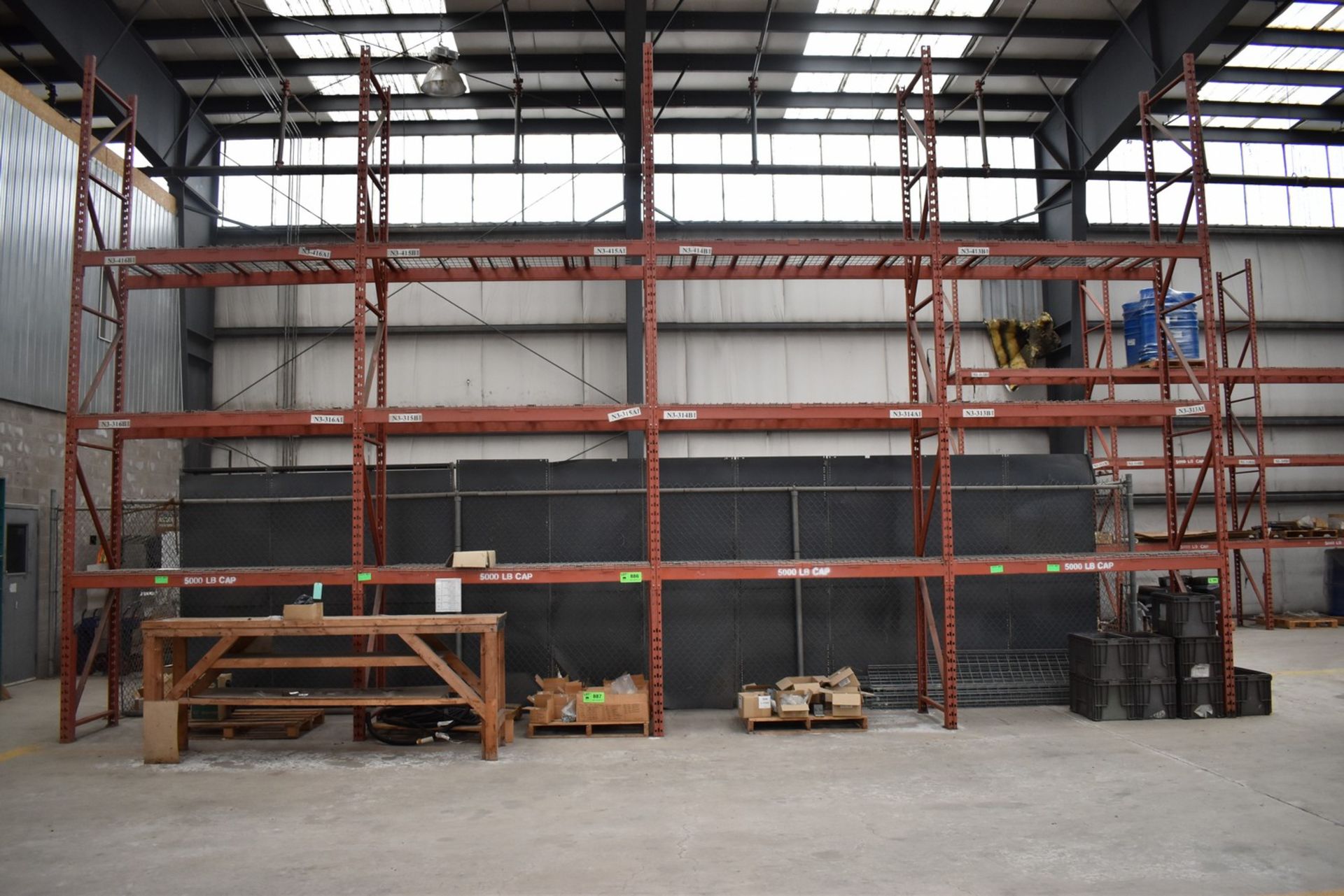 LOT/ (4) SECTIONS OF MEDIUM DUTY PALLET RACKING
