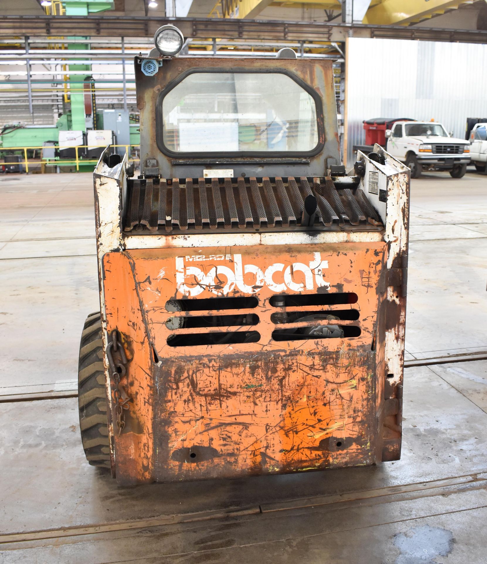 BOBCAT 743 SKID STEER LOADER WITH DIESEL ENGINE, BUCKET ATTACHMENT, PNEUMATIC TIRES, APPROX 3312 - Image 4 of 5