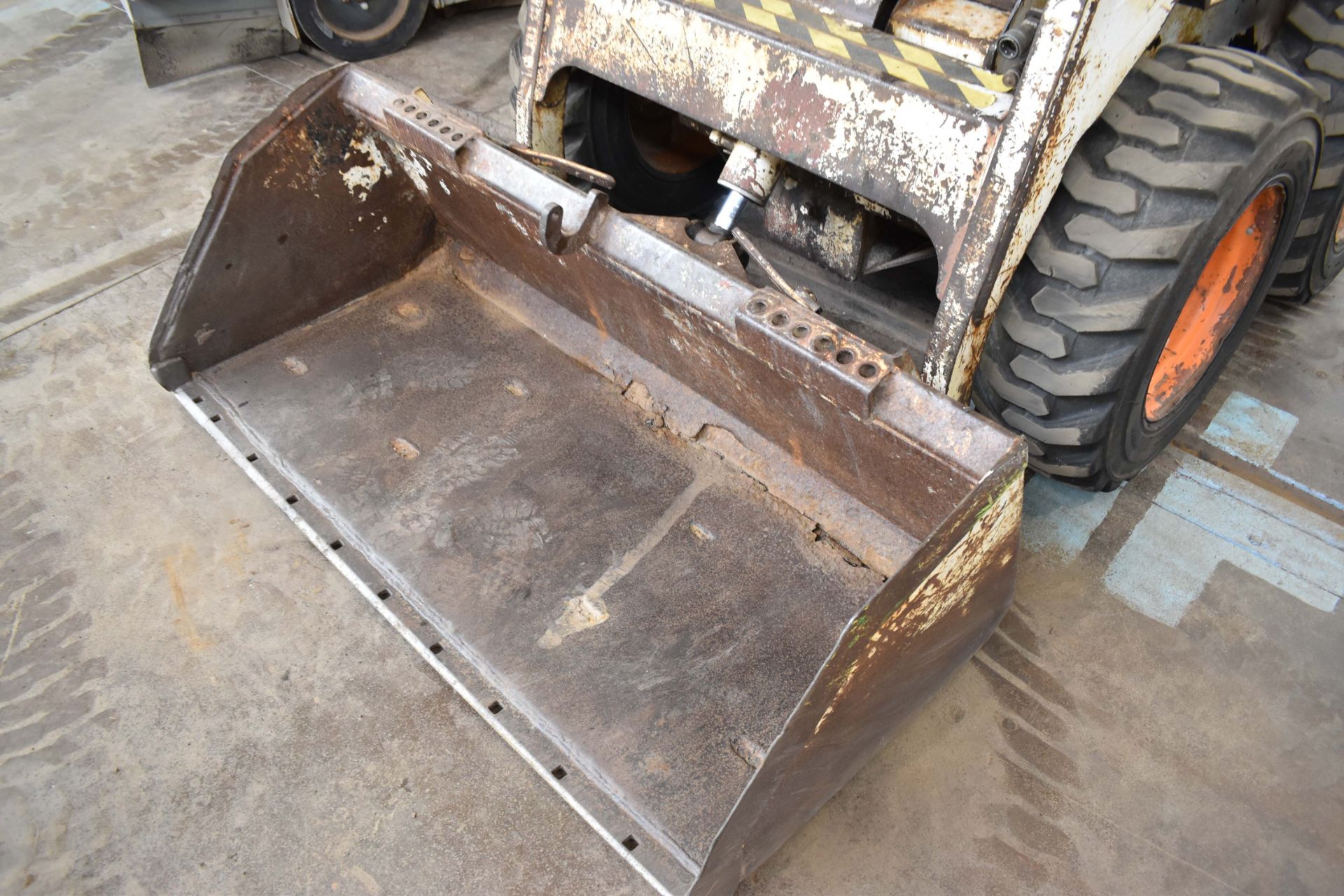 BOBCAT 743 SKID STEER LOADER WITH DIESEL ENGINE, BUCKET ATTACHMENT, PNEUMATIC TIRES, APPROX 3312 - Image 2 of 5