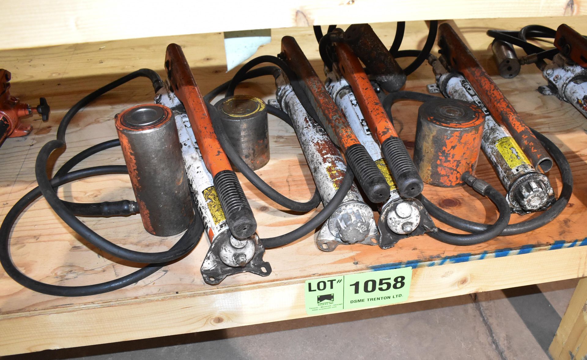 LOT/ HYDRAULIC JACKS