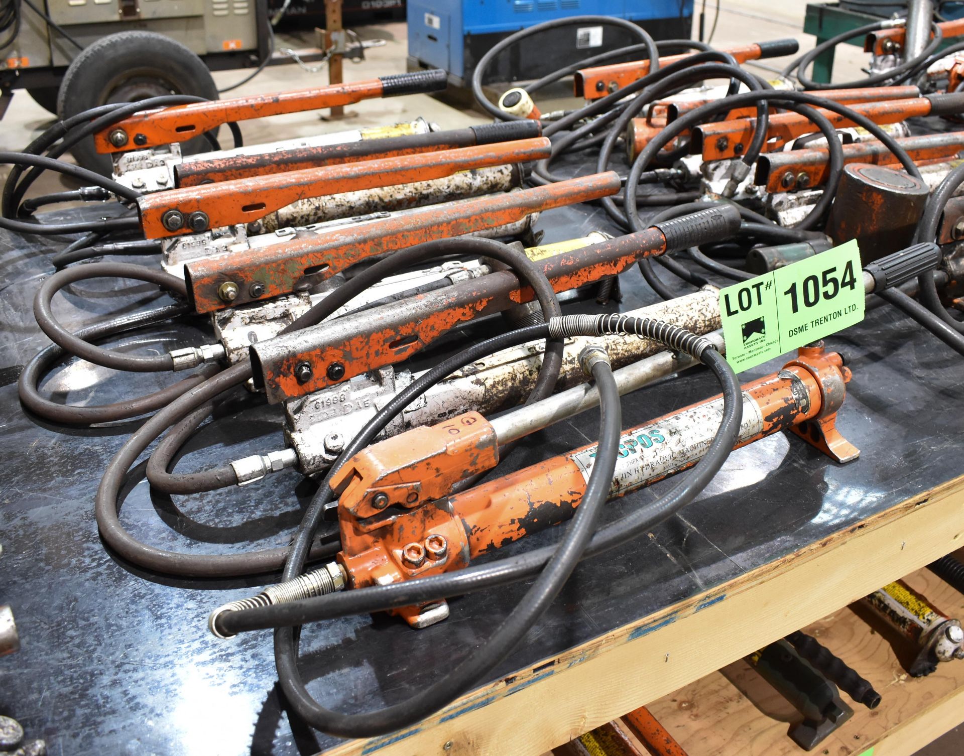 LOT/ HYDRAULIC JACKS