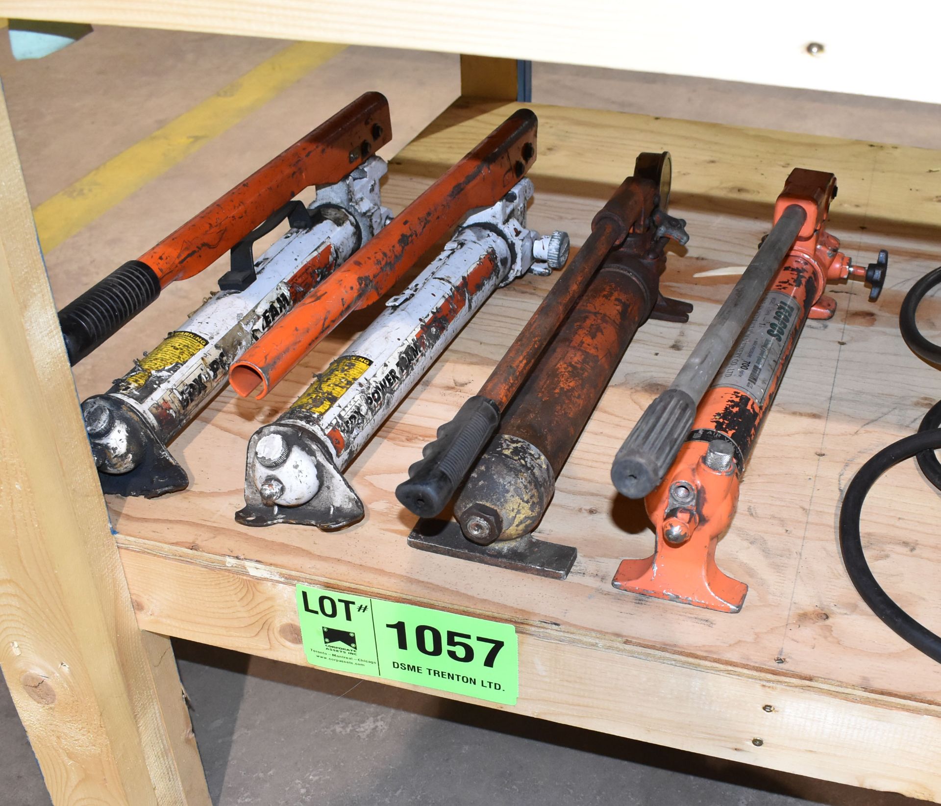 LOT/ HYDRAULIC JACKS