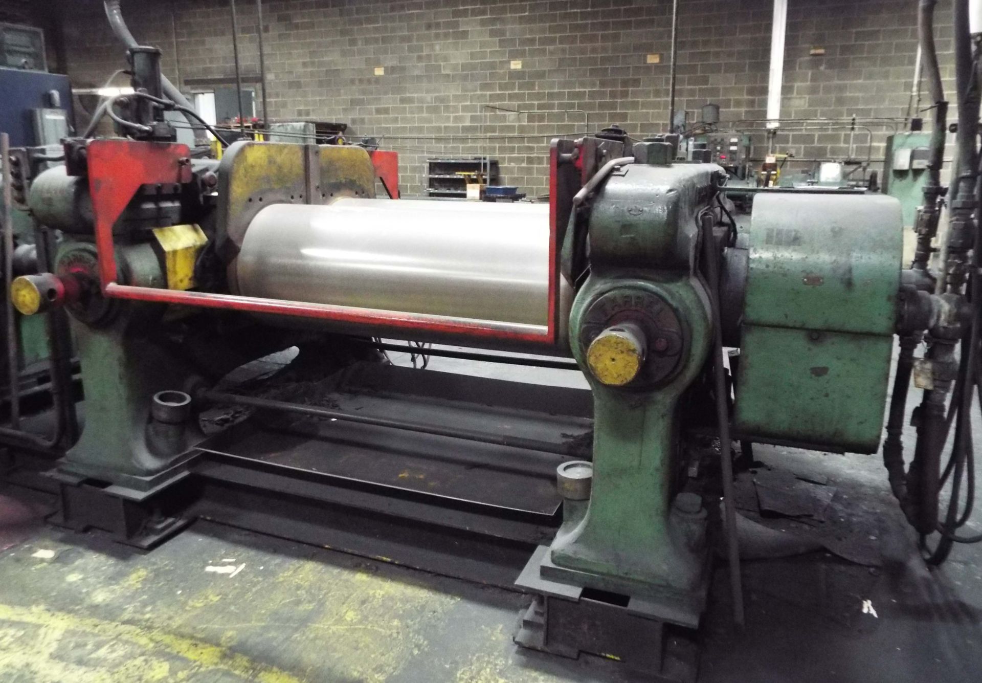 FARREL 2 ROLL MILL WITH 60" CAPACITY, 22" OD ROLLS WITH 1.25:1 FRICTION RATIO, UNITIZED BASE, S/N: - Image 3 of 3