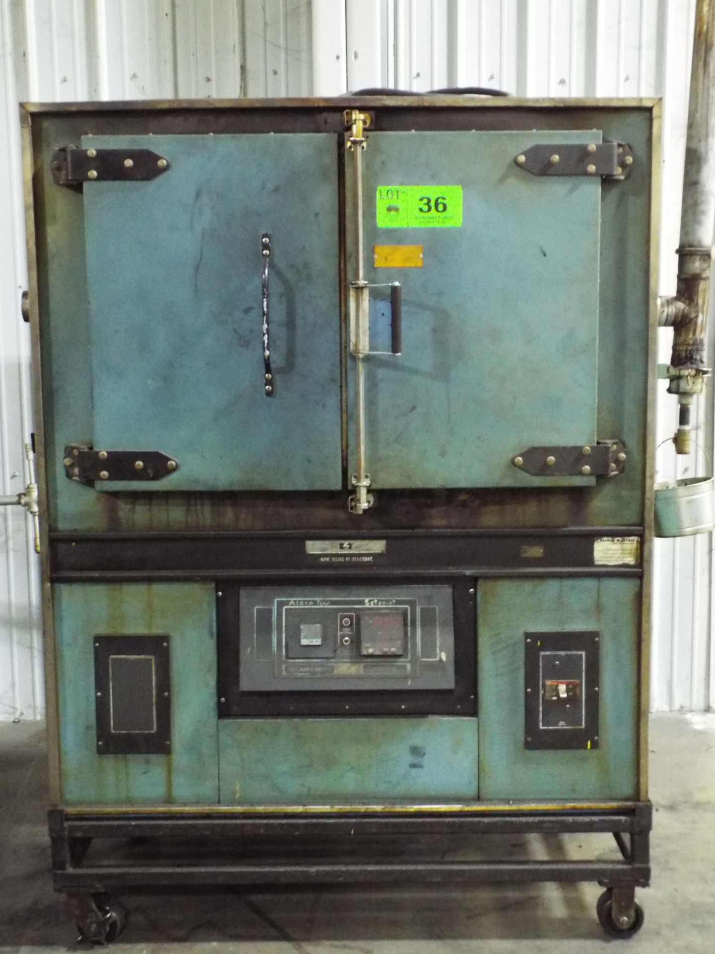 SPX BLUE-M DC-136-G-ST350 PORTABLE INDUSTRIAL LABORATORY OVEN WITH 662 DEG. F MAX. TEMPERATURE, S/N: