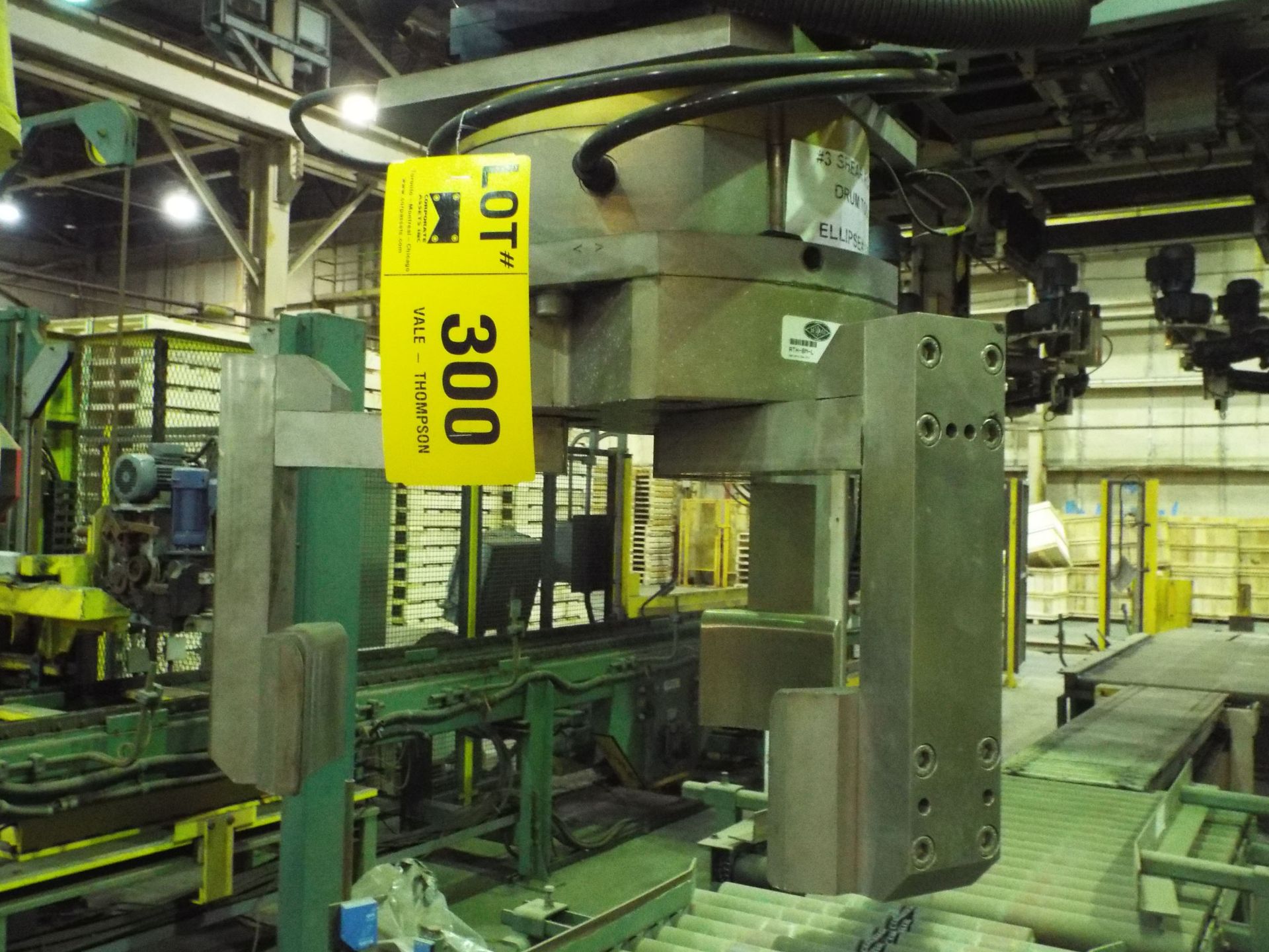 LOT/ FANUC M-900iA 6 AXIS PICK AND PLACE ROBOT WITH DRUM PICKING HEAD, ROBOT TOOL CHANGE STATION, - Image 3 of 8
