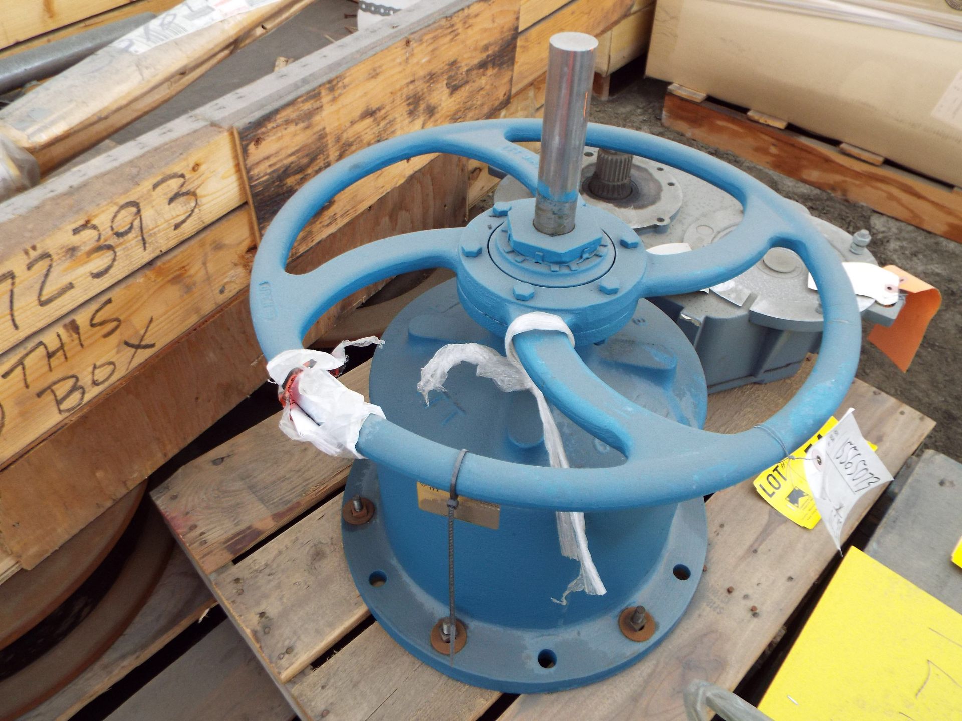 LOT/ CONTENTS OF SKID - (2) 18" OD, 4-1/16" BORE, 7/16" X 1" DRIVE BRIDGE WHEELS; (1) 21KV FLARE - Image 2 of 4