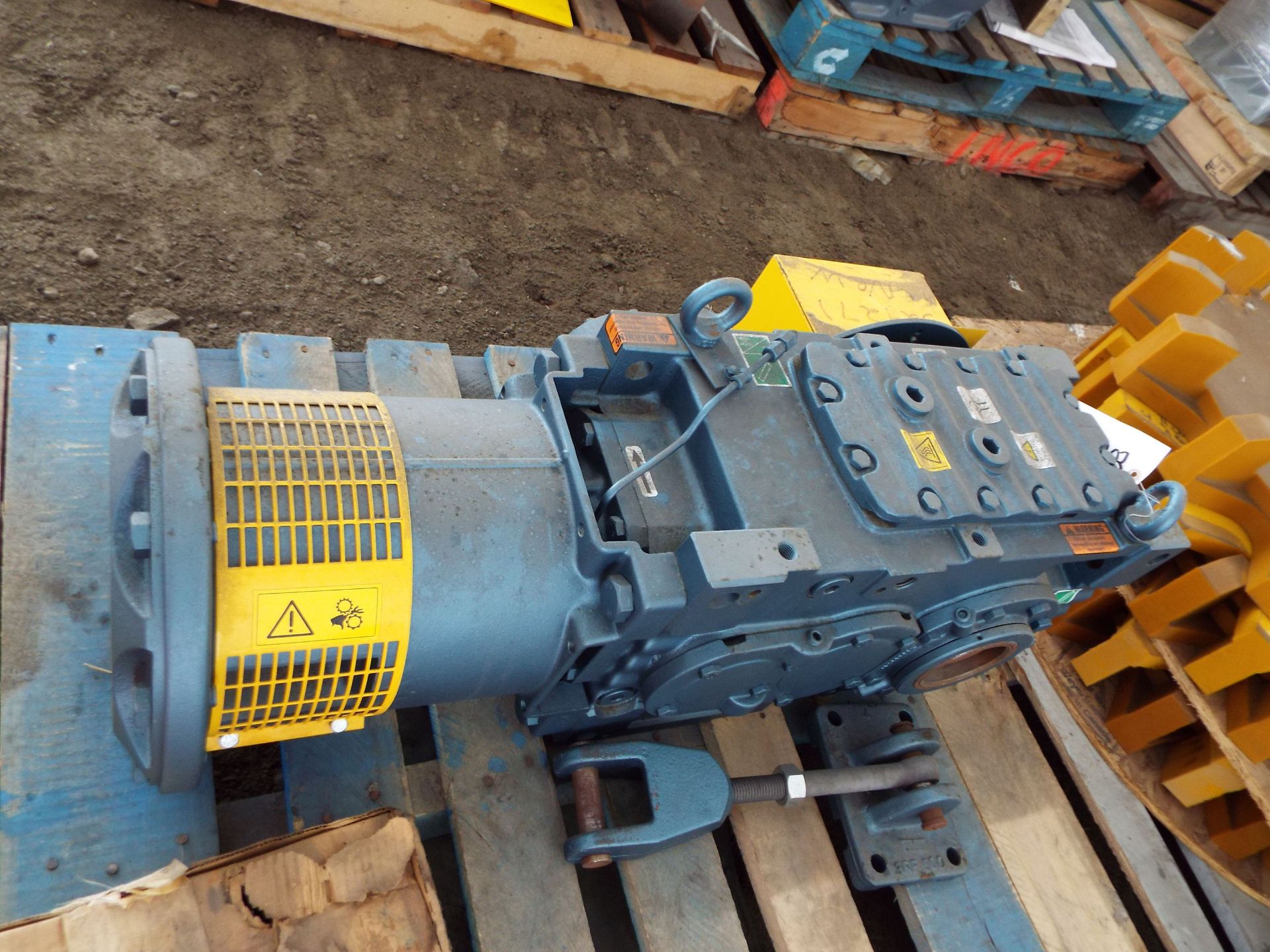 LOT/ CONTENTS OF SKID - SEW EURODRIVE GEARBOX WITH 10 HP, 110.18 RATIO, INPUT 1740 RPM, OUTPUT 16 - Image 2 of 4