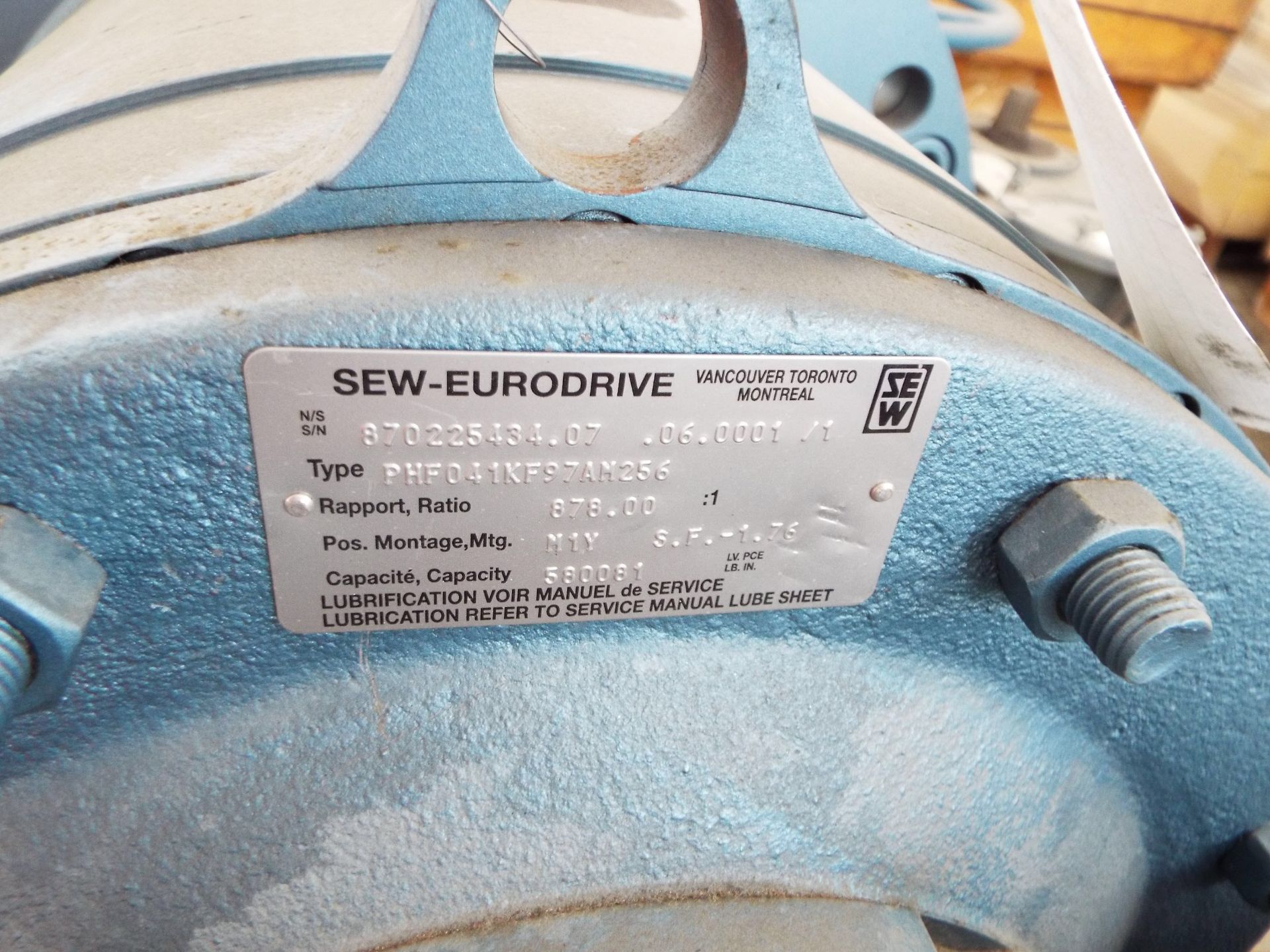 LOT/ CONTENTS OF SKID - SEW EURODRIVE 878:1 RATIO GEARBOX (PLT 108) - Image 3 of 3