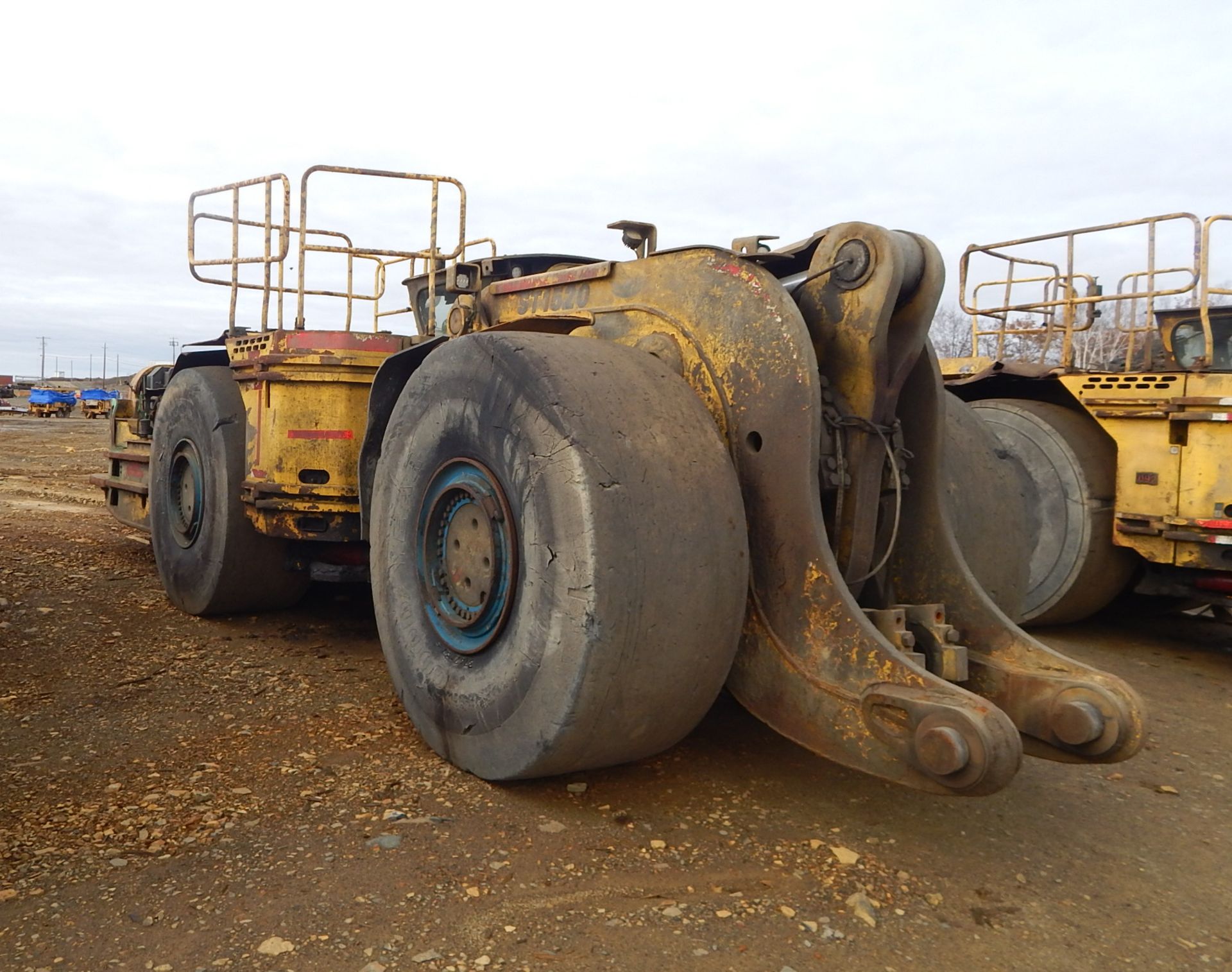 ATLAS COPCO ST1520 SCOOP TRAM WITH 4069 HOURS (RECORDED ON METER AT TIME OF LISTING) S/N: N/A / - Image 4 of 5