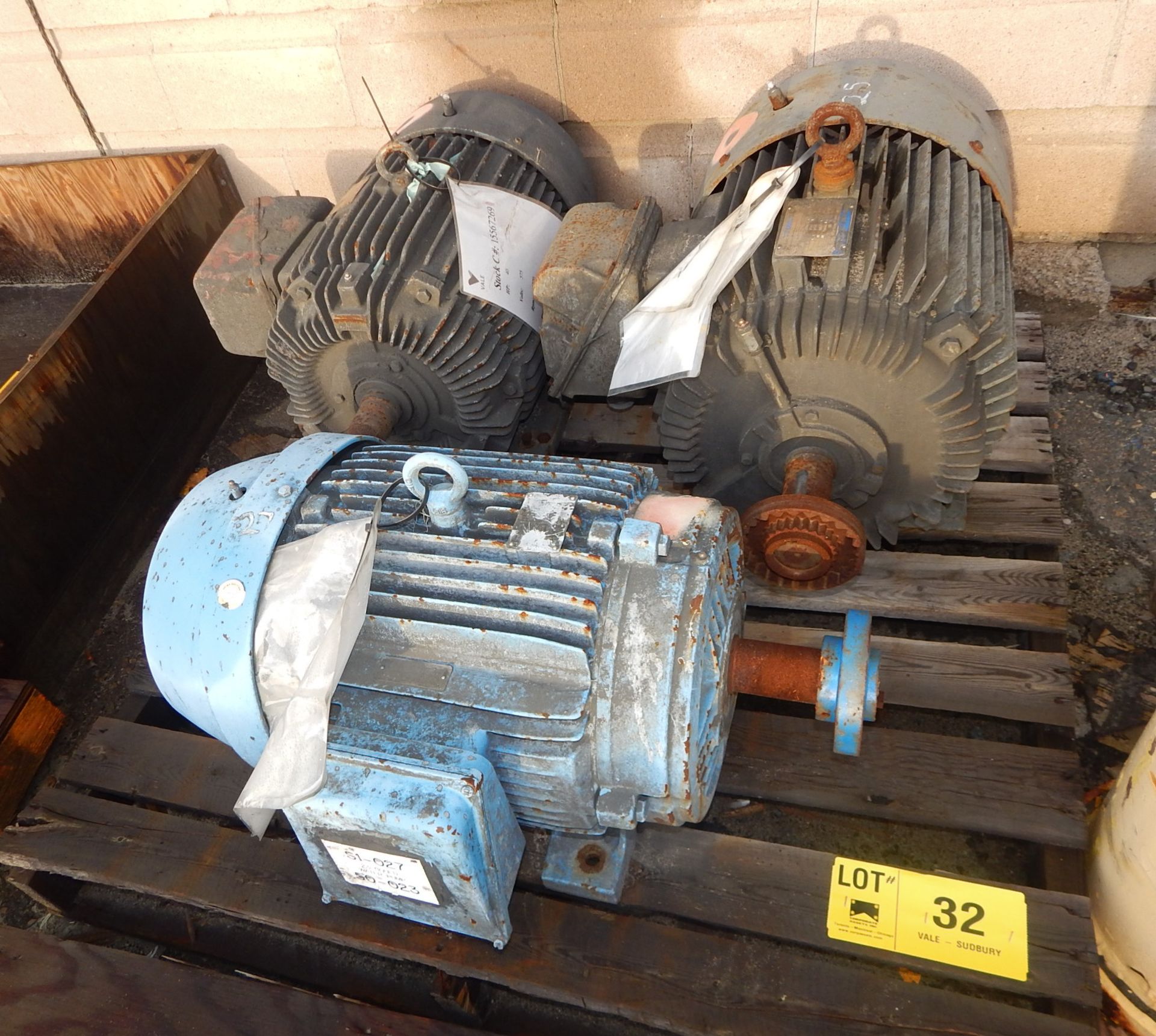 LOT/ ELECTRIC MOTORS (LOCATED AT CMD YARD)