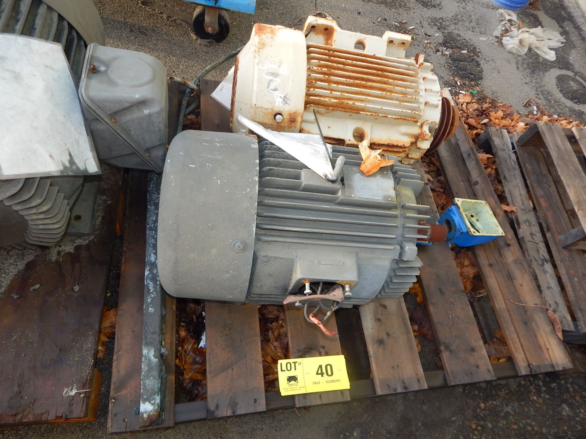 LOT/ ELECTRIC MOTORS (LOCATED AT CMD YARD)