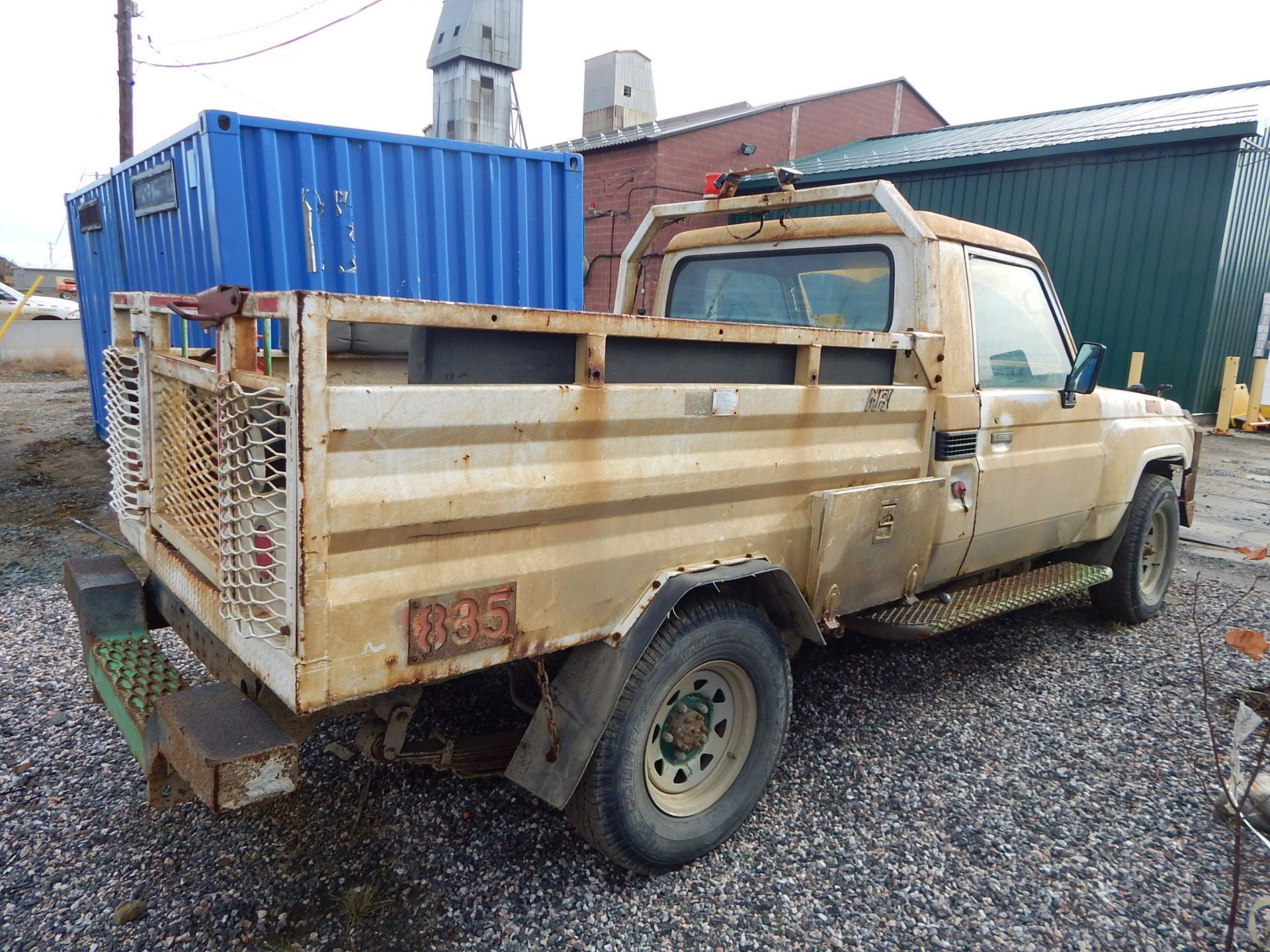 TOYOTA LANDCRUISER MINING TRUCKS WITH INLINE 6 DIESEL ENGINES, 3 SPEED MANUAL TRANSMISSION,4X4, - Image 4 of 7