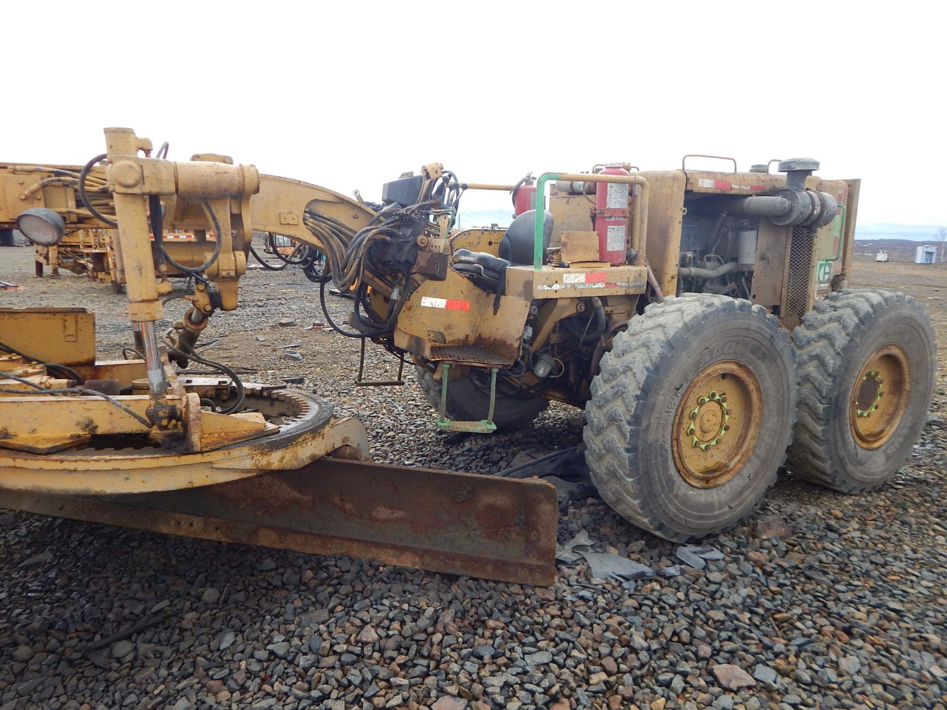 CATERPILLAR 120G ROAD GRADER WITH 12' BLADE S/N: 82V837 (LOCATED AT NORTH MINE) - Image 2 of 4