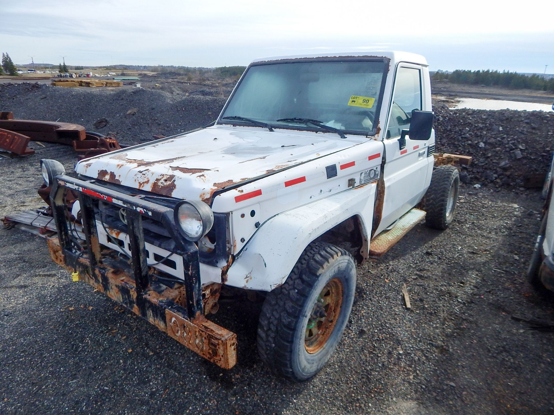 TOYOTA LANDCRUISER MINING TRUCKS WITH INLINE 6 DIESEL ENGINES, 3 SPEED MANUAL TRANSMISSION,4X4,