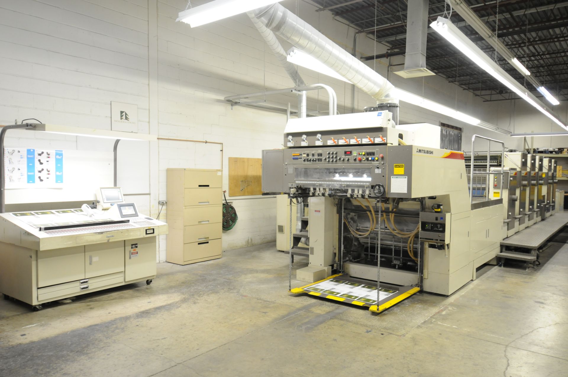 MITSUBISHI (2000) 3FR-5 (5) COLOR, 40"X28" SHEET-FEED OFFSET PERFECTOR PRESS WITH FULLY INTEGRATED - Image 4 of 13