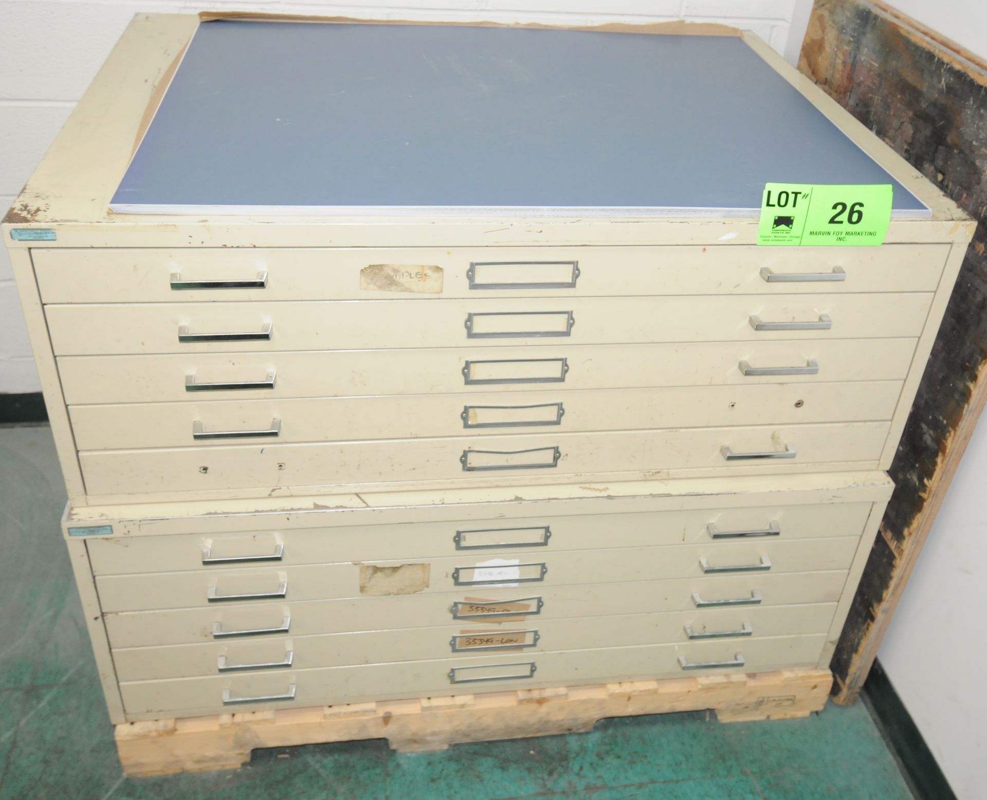 LOT/ BLUEPRINT CABINET WITH ALUMINUM PLATES