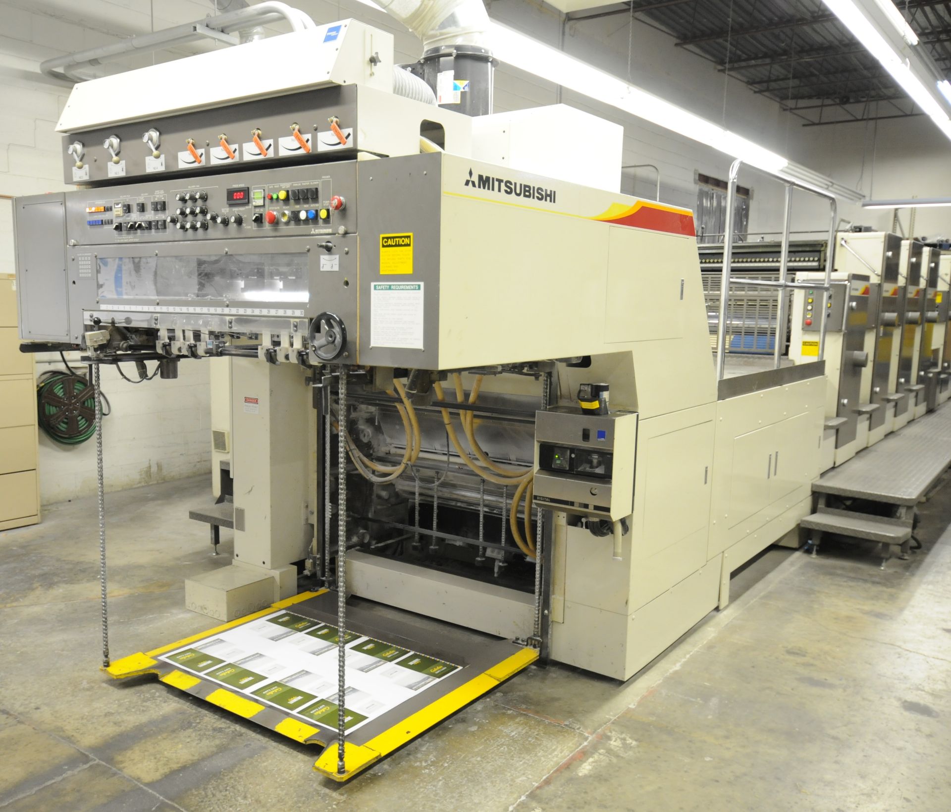 MITSUBISHI (2000) 3FR-5 (5) COLOR, 40"X28" SHEET-FEED OFFSET PERFECTOR PRESS WITH FULLY INTEGRATED - Image 7 of 13