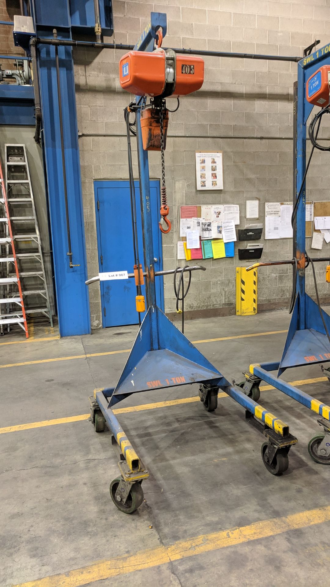 ENGINEERED DESIGN 2,200 LBS CAPACITY PORTABLE LIFTING GANTRY WITH JET FA1-1S 2,200 LBS CAPACITY