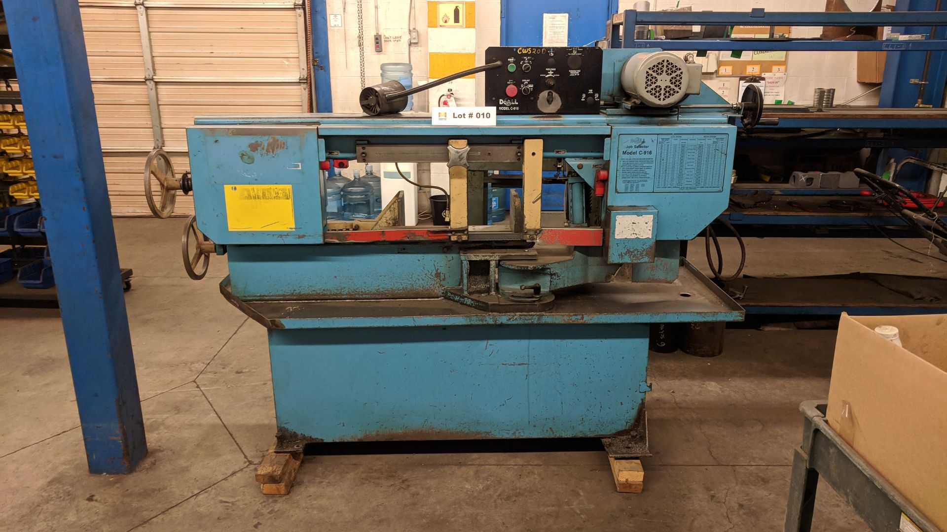 DOALL C916S 9"X16" METAL CUTTING HORIZONTAL BAND SAW WITH 1" X .035" X 158" BLADE, MITER CAPABILITY,