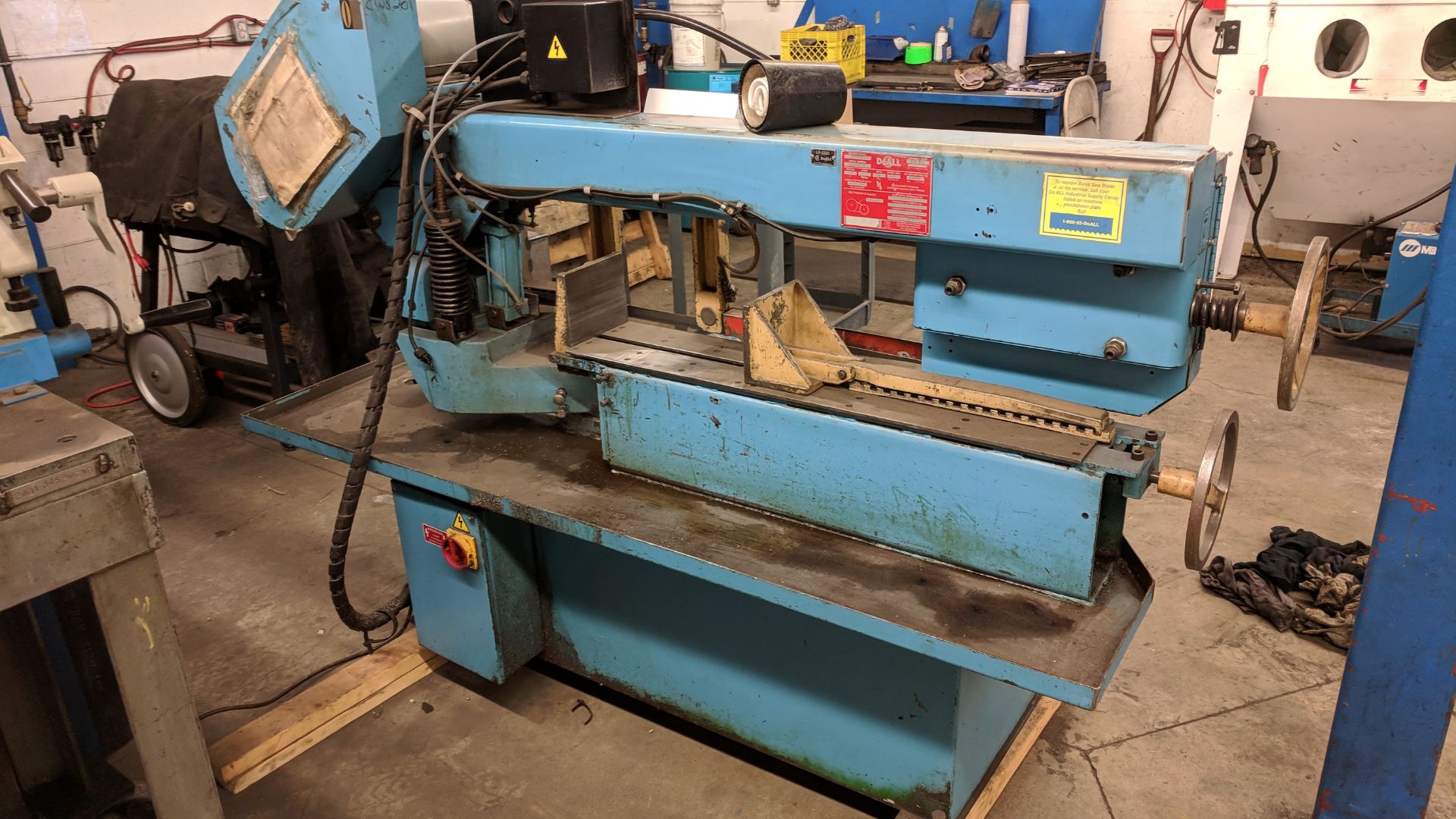 DOALL C916S 9"X16" METAL CUTTING HORIZONTAL BAND SAW WITH 1" X .035" X 158" BLADE, MITER CAPABILITY, - Image 6 of 7