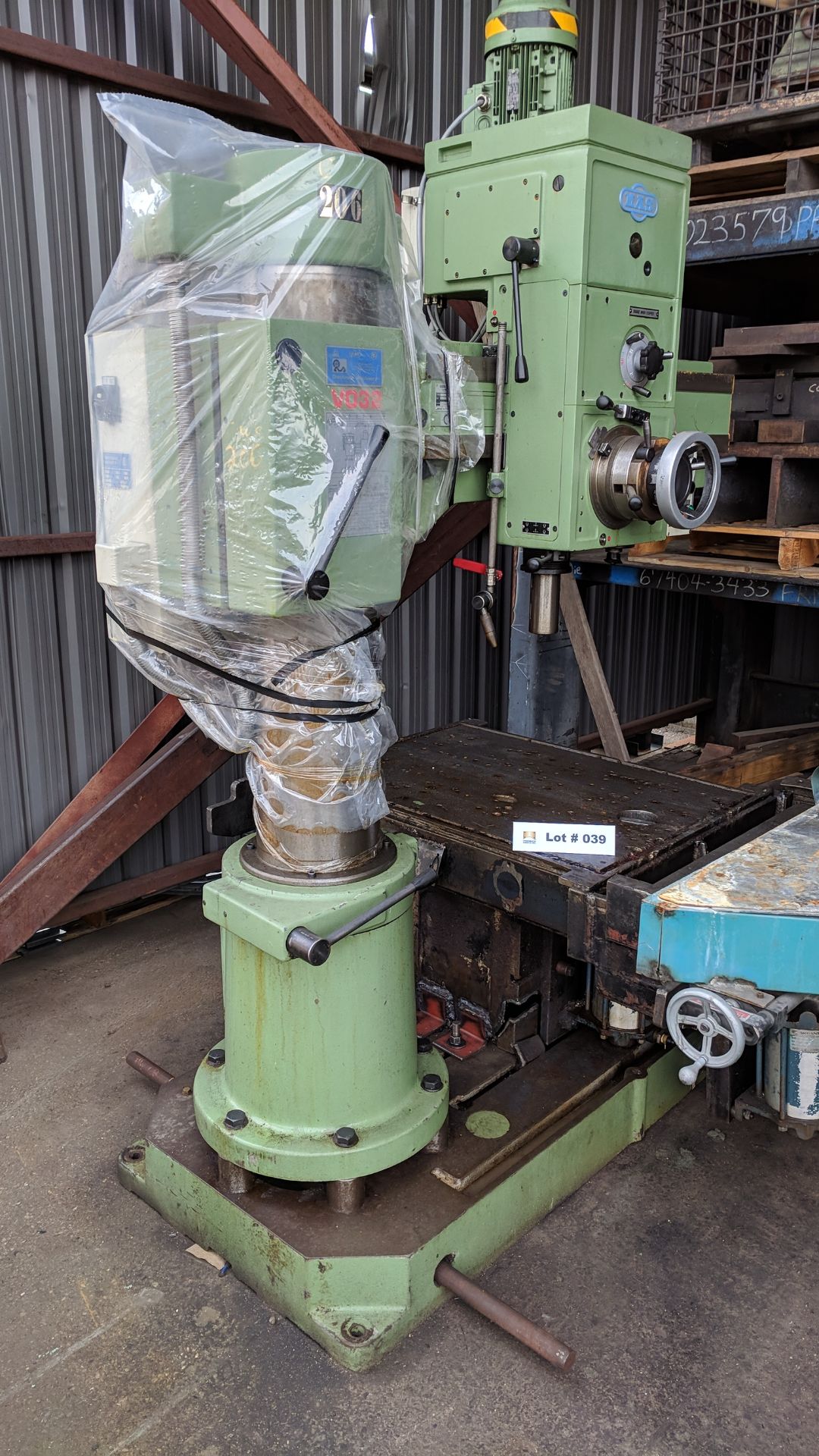 MAS (1998) VO32 40" RADIAL ARM DRILL WITH 10" COLUMN, SPEEDS TO 2890 RPM, 3 HP, S/N 2663 (CI)