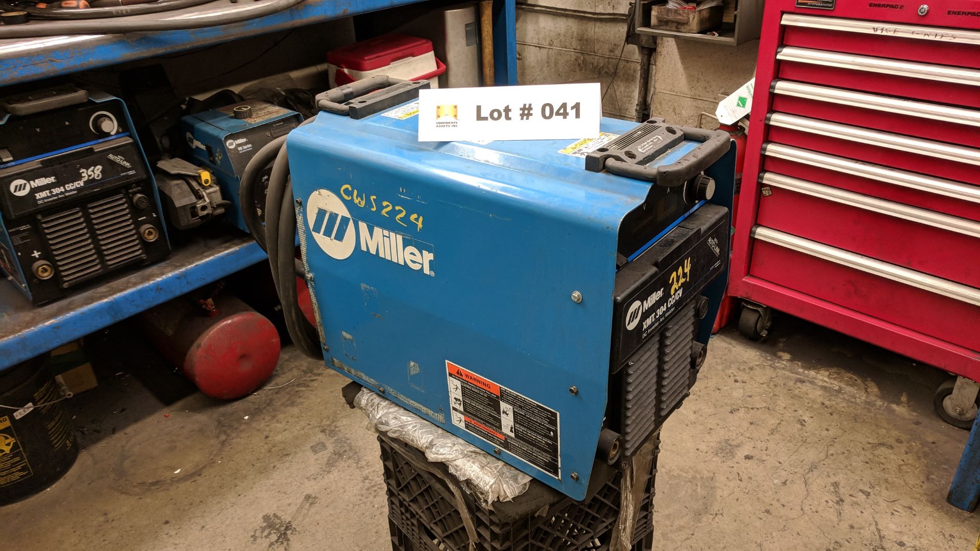 MILLER XMT 304 CC/CV DC INVERTER ARC WELDER WITH CABLES AND GUN, S/N N/A