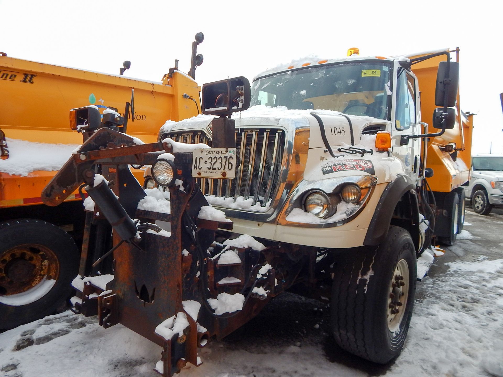 INTERNATIONAL (2012) WORKSTAR 7600 6X4 TANDEM AXLE PLOW TRUCK WITH 9.4L MAXXFORCE 9 TURBO DIESEL