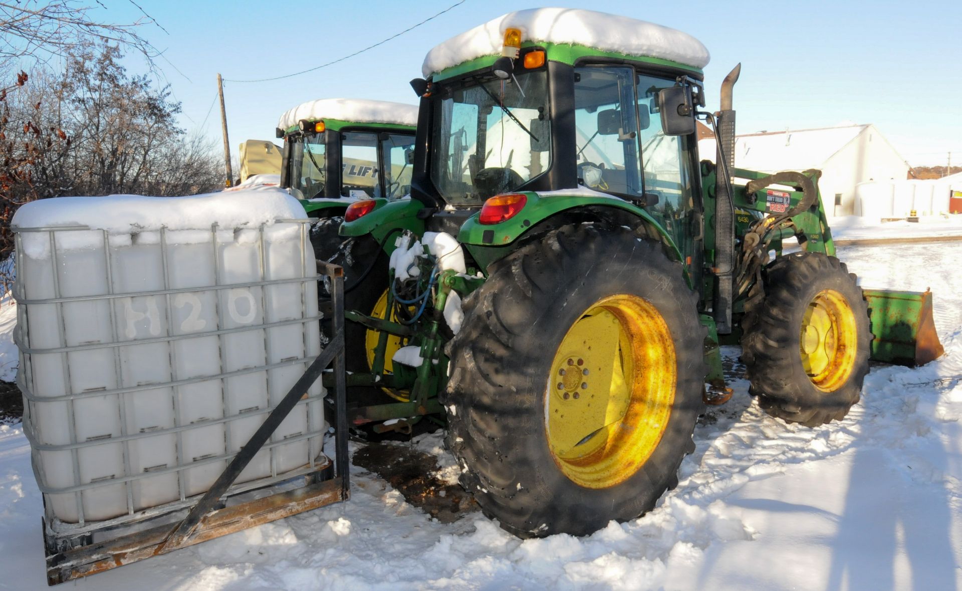 JOHN DEERE (2012) 6430 TRACTOR WITH JD 4.5L ENGINE, 4WD, JOHN DEERE H340 HYDRAULIC LOADER - Image 7 of 9