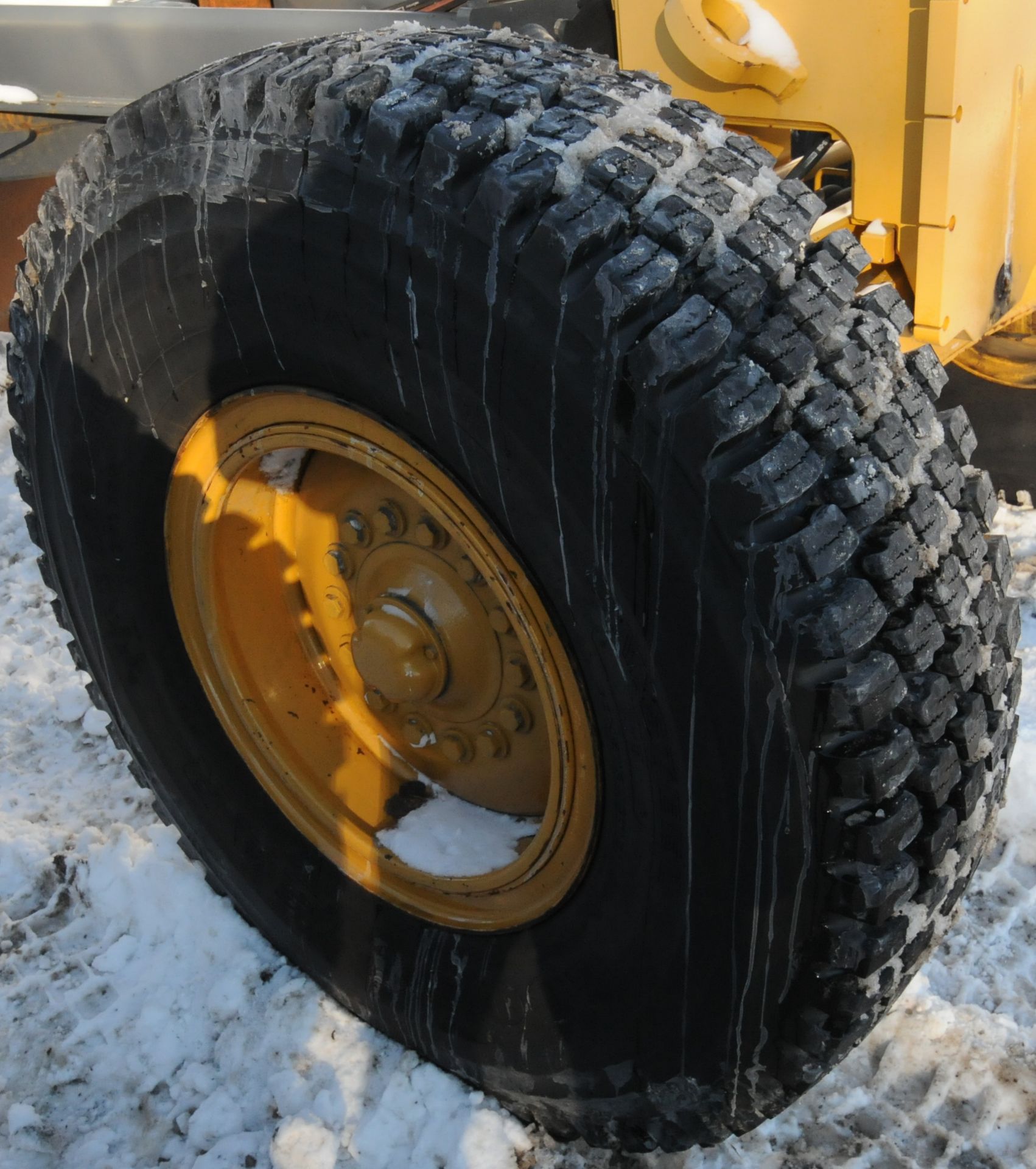 JOHN DEERE (DELIVERED BY NORTRAX IN 2012, MFG YEAR 2007) 670D MOTOR GRADER, APPROX. 1,910 HRS - Image 7 of 13