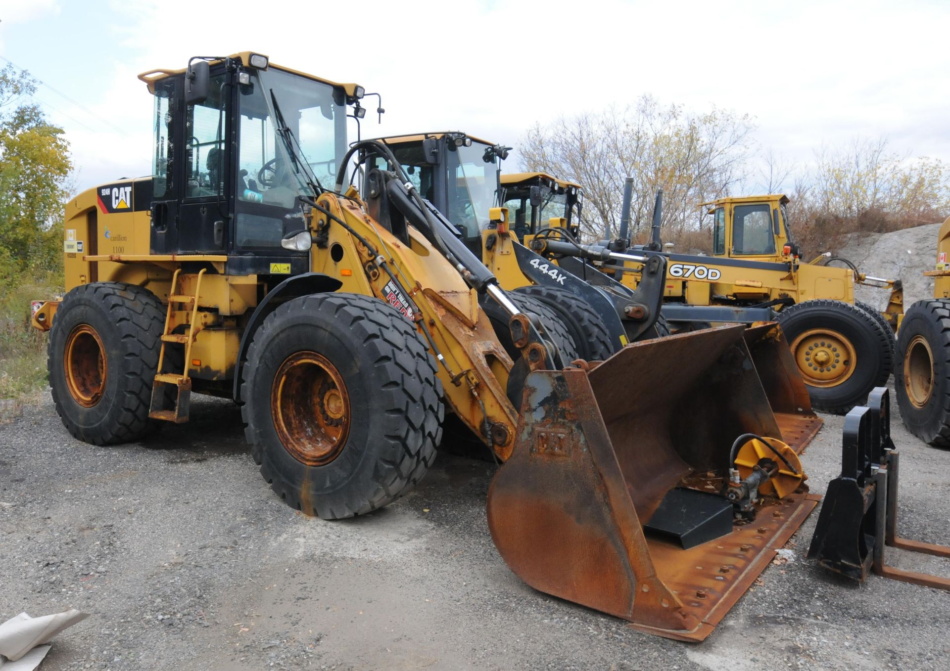 CATERPILLAR (2011) 924H ARTICULATING FRONT END WHEEL LOADER WITH CAT FORK ATTACHMENT, APPROX. 7,