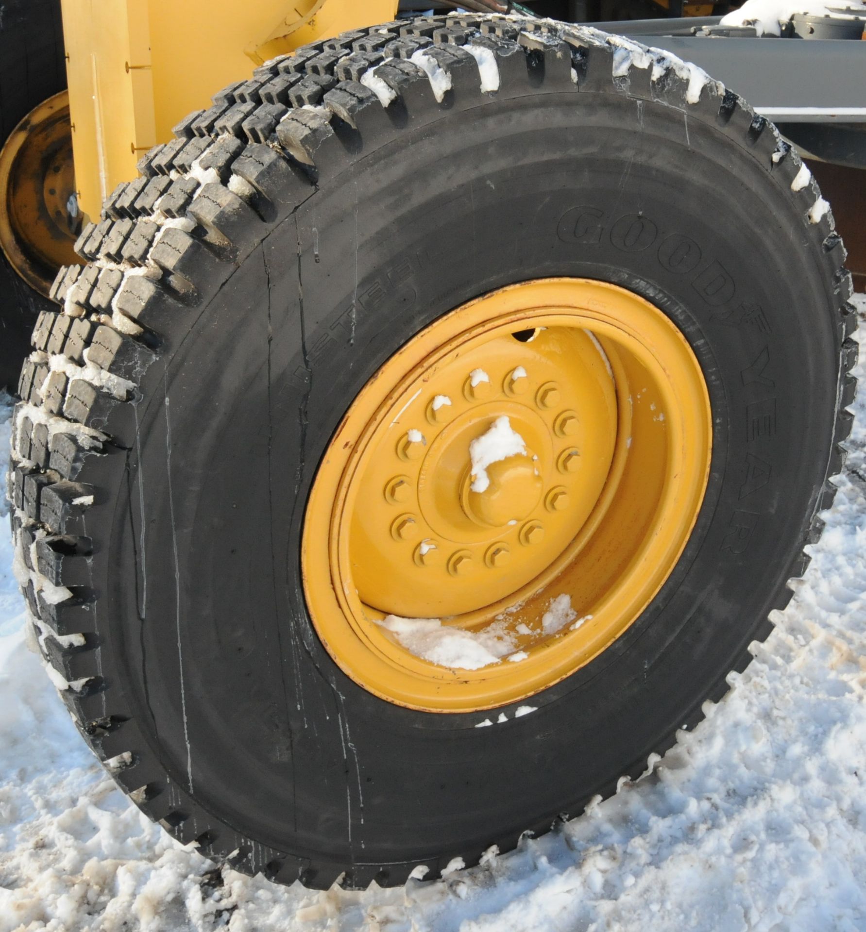 JOHN DEERE (DELIVERED BY NORTRAX IN 2012, MFG YEAR 2007) 670D MOTOR GRADER, APPROX. 1,910 HRS - Image 8 of 13