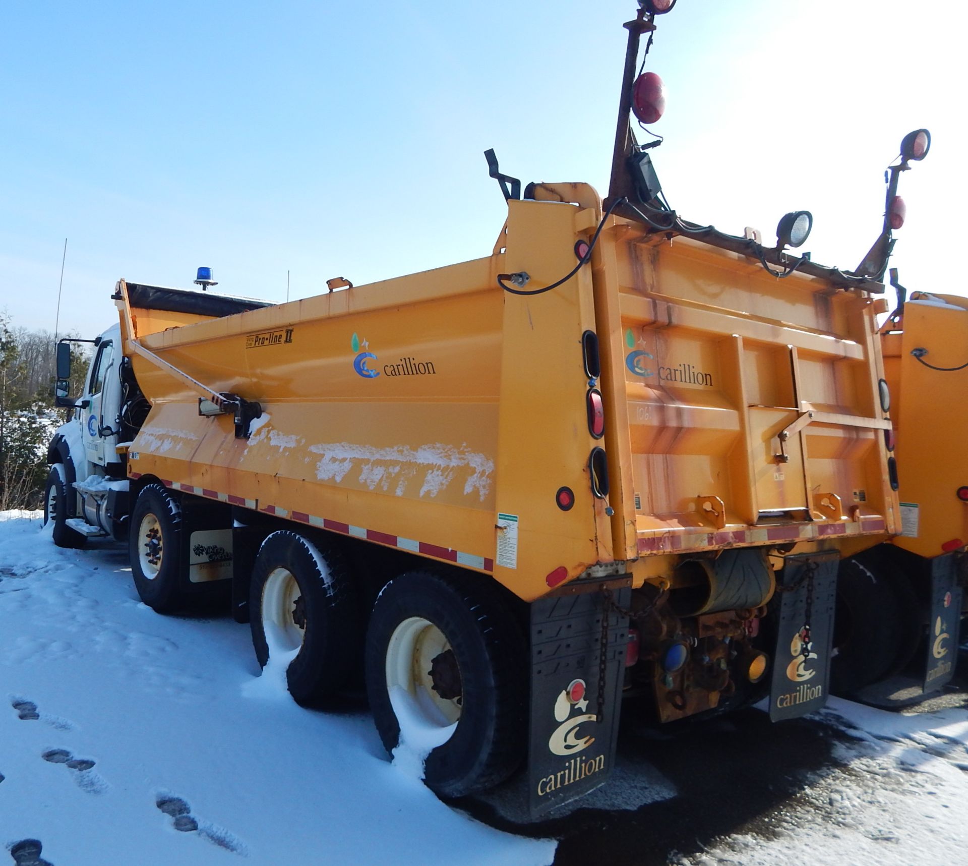 FREIGHTLINER (2012) M2 112V TRI AXLE PLOW TRUCK WITH 12.8L DETROIT DIESEL DD13 TURBO DIESEL - Image 5 of 5