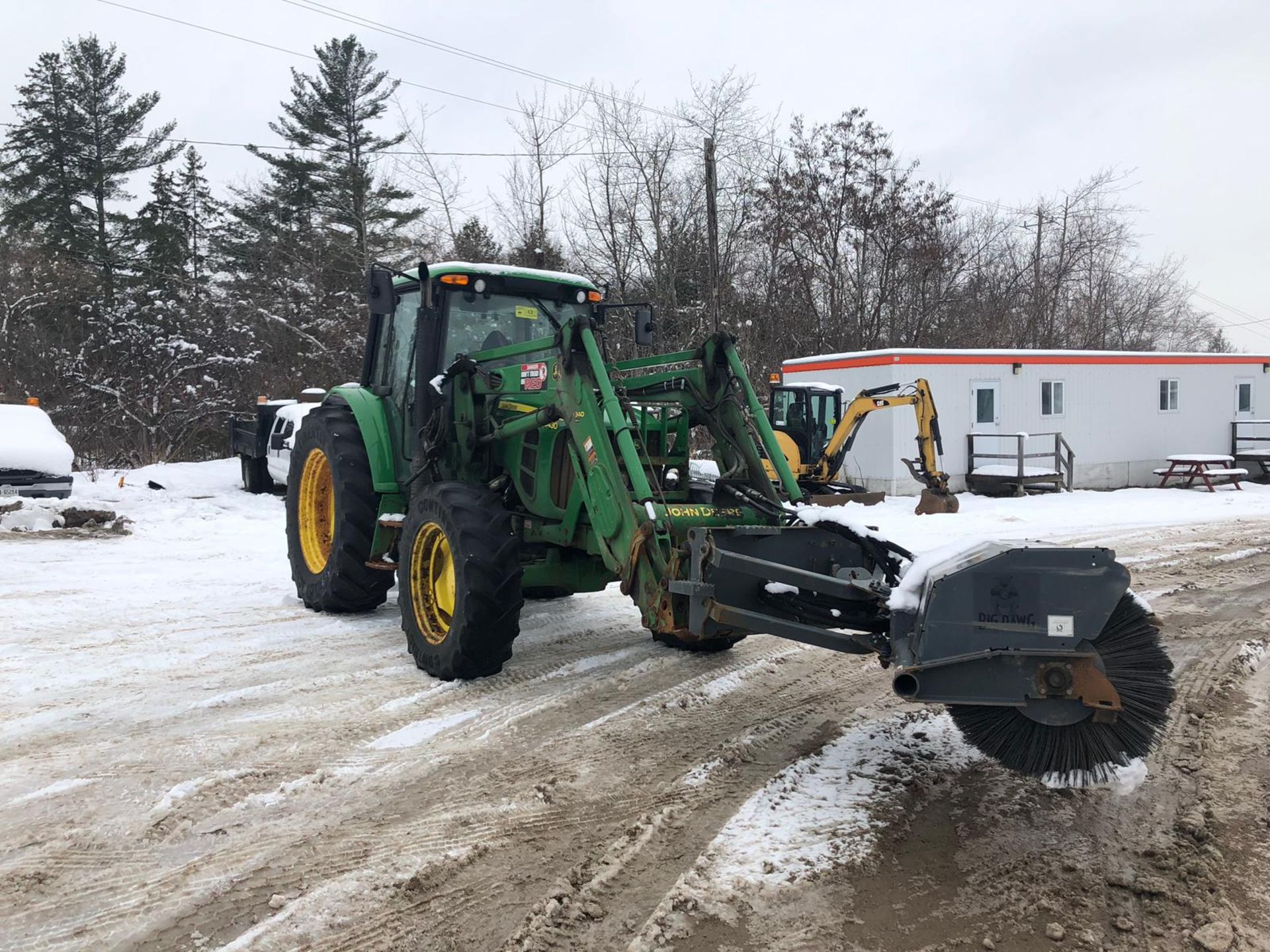 JOHN DEERE (2012) 6430 TRACTOR WITH JD 4.5L ENGINE, 4WD, JOHN DEERE H340 HYDRAULIC LOADER - Image 2 of 11