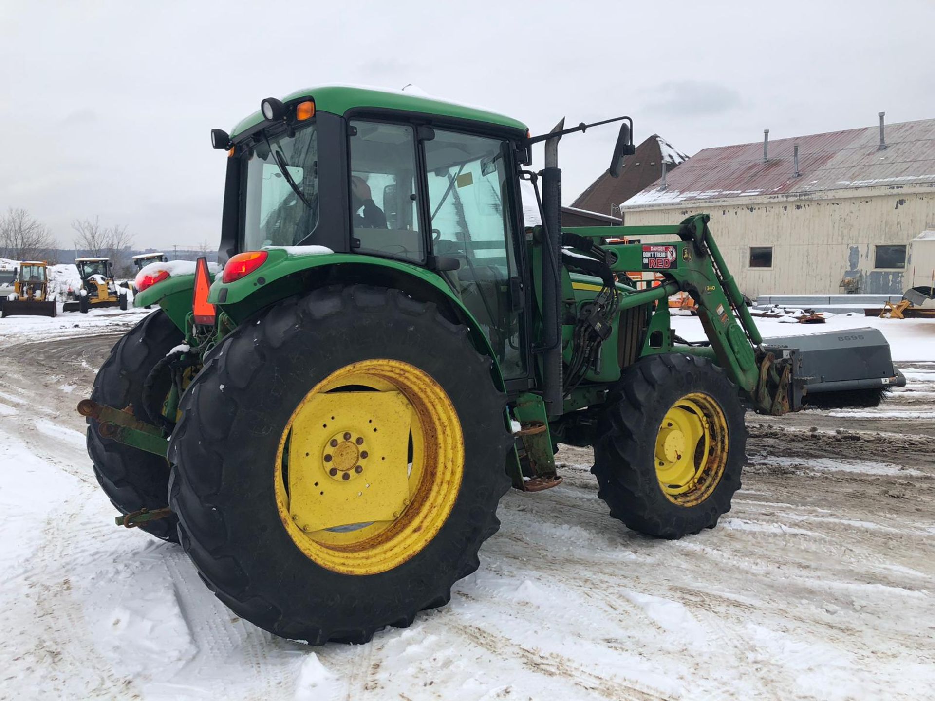 JOHN DEERE (2012) 6430 TRACTOR WITH JD 4.5L ENGINE, 4WD, JOHN DEERE H340 HYDRAULIC LOADER - Image 4 of 11