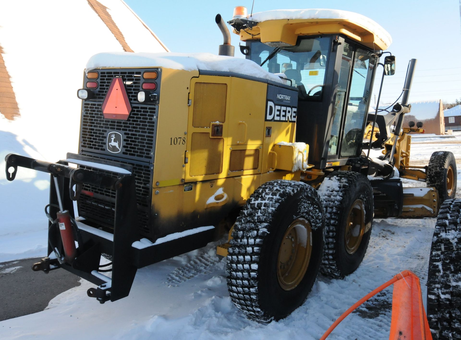 JOHN DEERE (DELIVERED BY NORTRAX IN 2012, MFG YEAR 2007) 670D MOTOR GRADER, APPROX. 1,910 HRS - Image 6 of 13