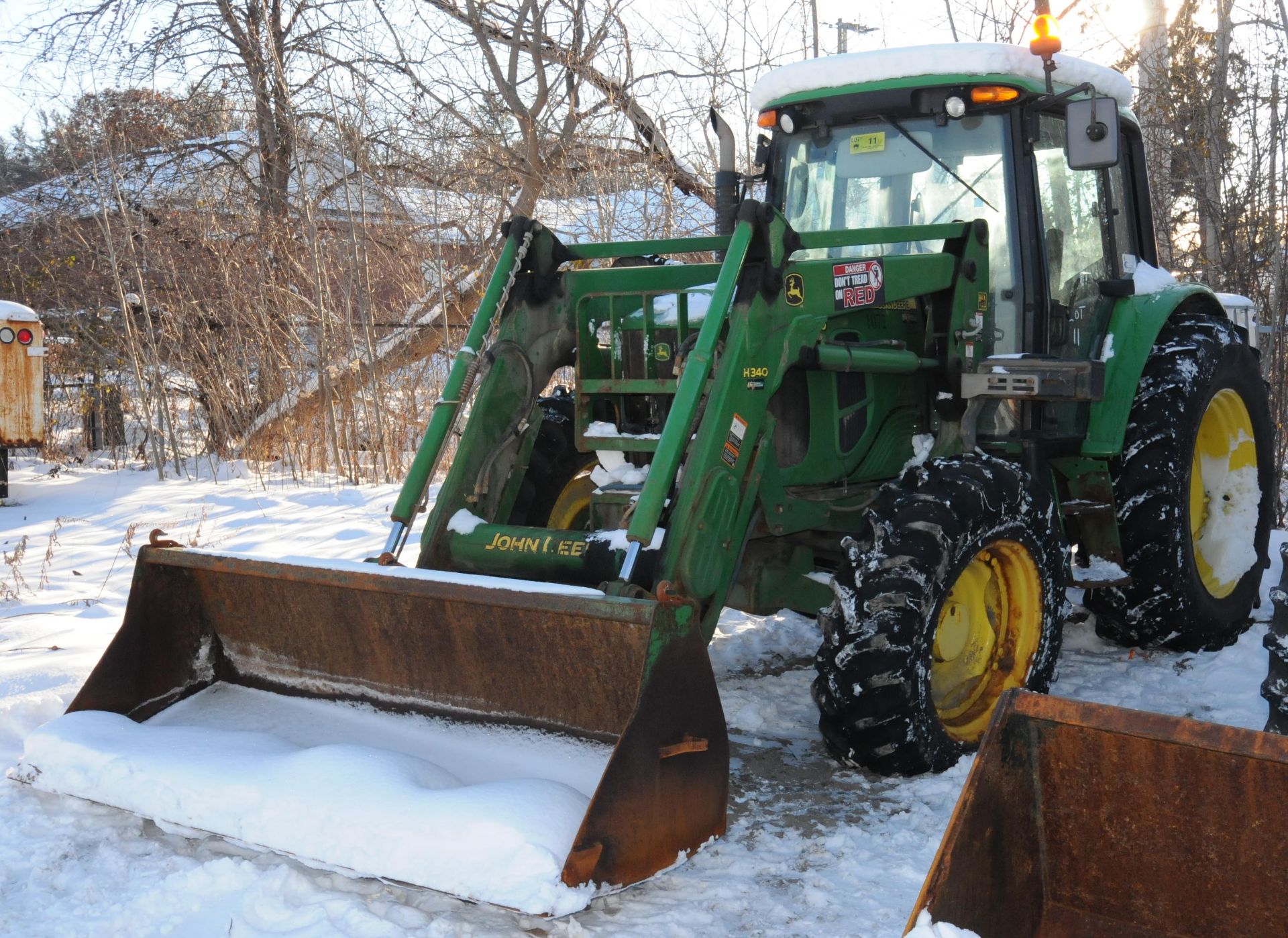 JOHN DEERE (2012) 6430 TRACTOR WITH JD 4.5L ENGINE, 4WD, JOHN DEERE H340 HYDRAULIC LOADER - Image 3 of 9
