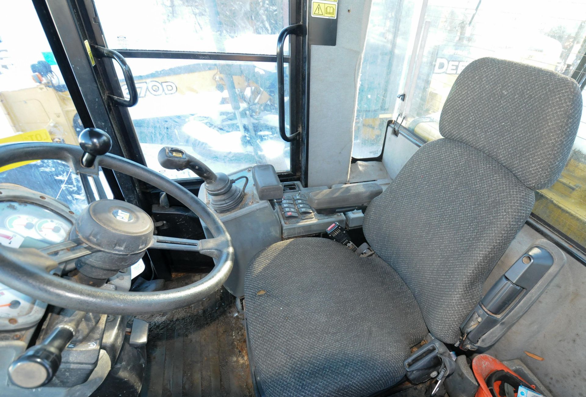 CATERPILLAR (2011) 924H ARTICULATING FRONT END WHEEL LOADER WITH CAT FORK ATTACHMENT, APPROX. 7, - Image 15 of 18