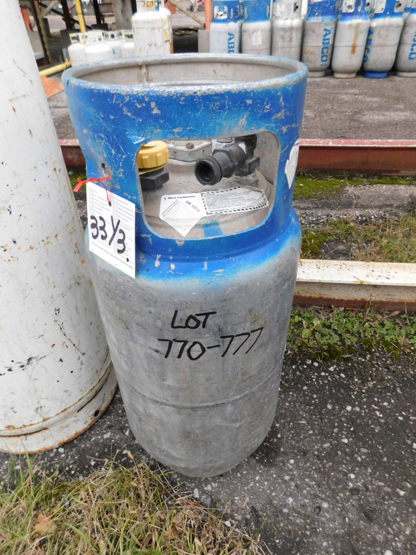 331/3LB PROPANE VAPOR TANKS (OUTDATED)