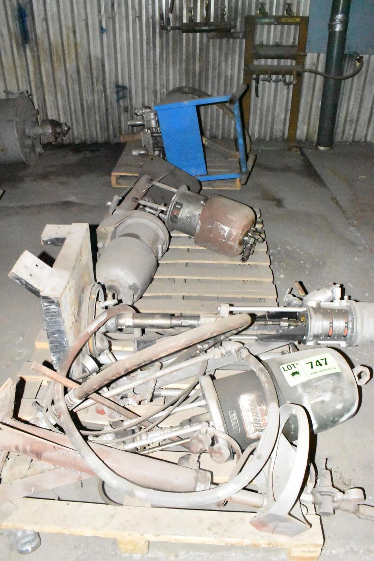 LOT/ GRACO MONARCH PNEUMATIC PUMPS