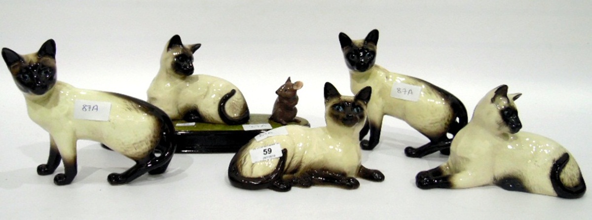 Beswick model Siamese cat with mouse and four other Siamese cats