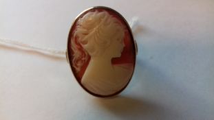 14K gold and carved shell cameo ring set oval cameo with classical female profile