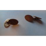 Pair 9ct gold double-oval and chain cufflinks, each foliate scroll engraved, approx 8.