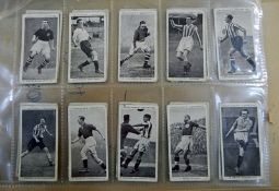 Quantity of cigarette cards to Churchman "Association of Footballers", Gallagher "Famous Jockeys",