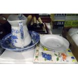 Tiled ceramic cooker back and two white plates (3)