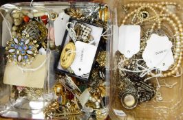 Quantity of assorted silver and costume jewellery to include a silver chain,