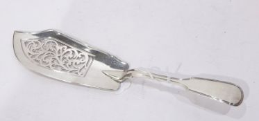 Victorian silver fish slice with fiddle and thread handle, shaped pierced slice, London 1856,