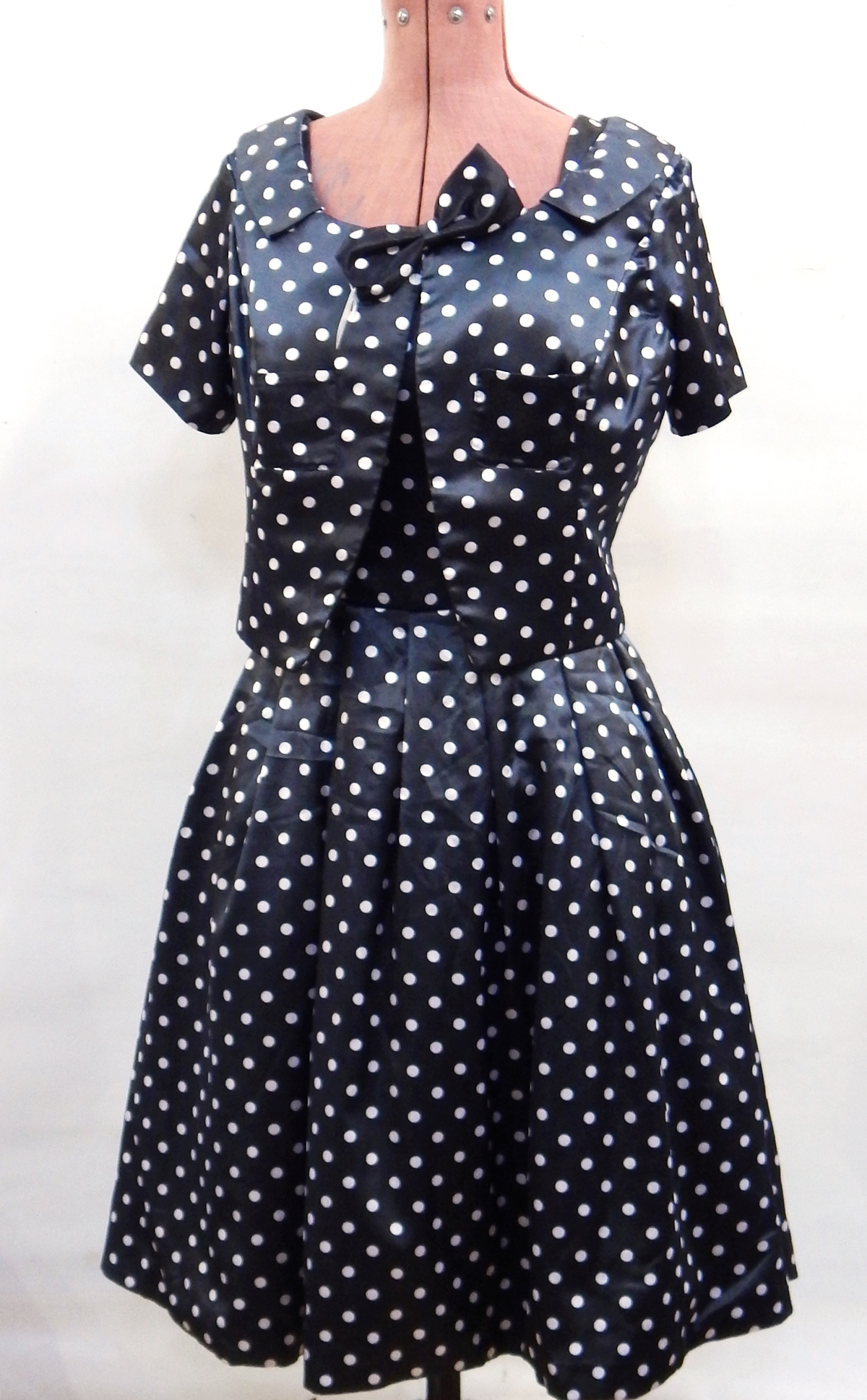 Various 1980's cocktail dresses including two similar black silk with white spots and bolero - Image 3 of 7