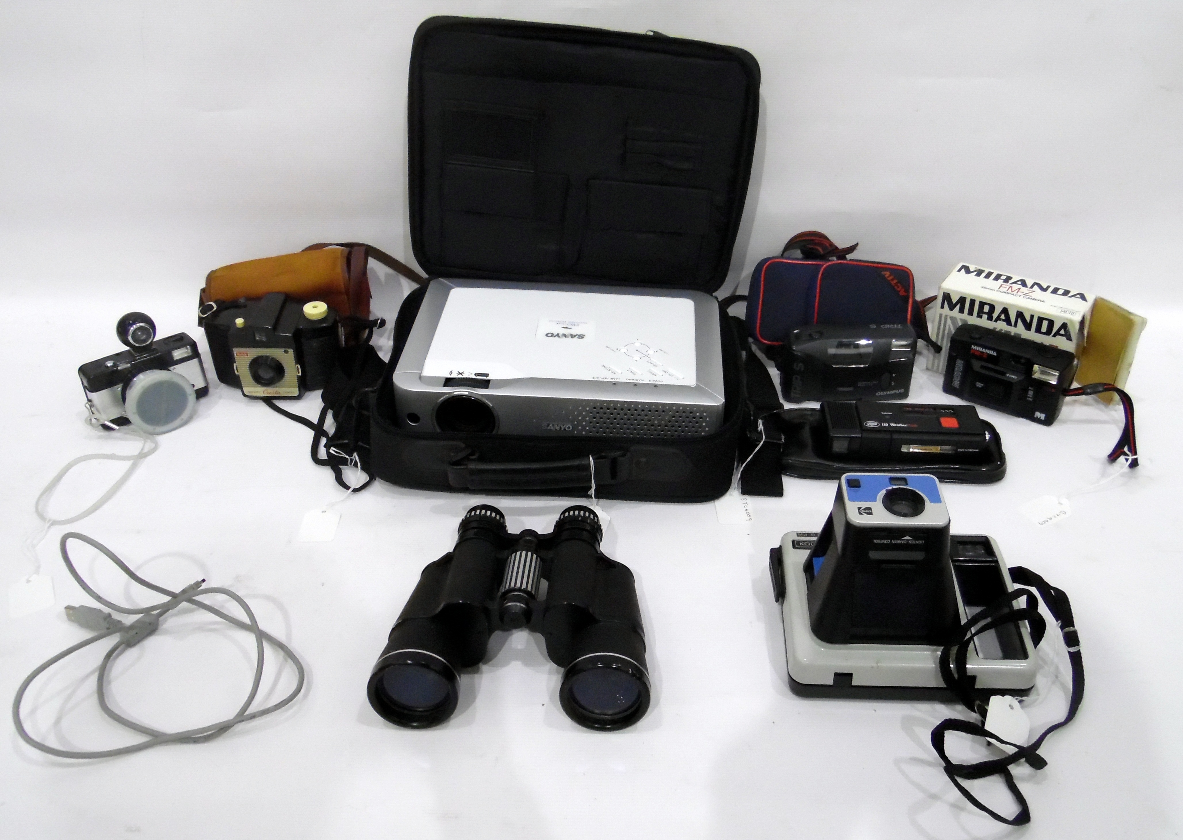 Sanyo projector, various cameras and binoculars, - Image 2 of 3