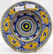 17th/18th century Italian faience bowl, the rim with blue ovals,