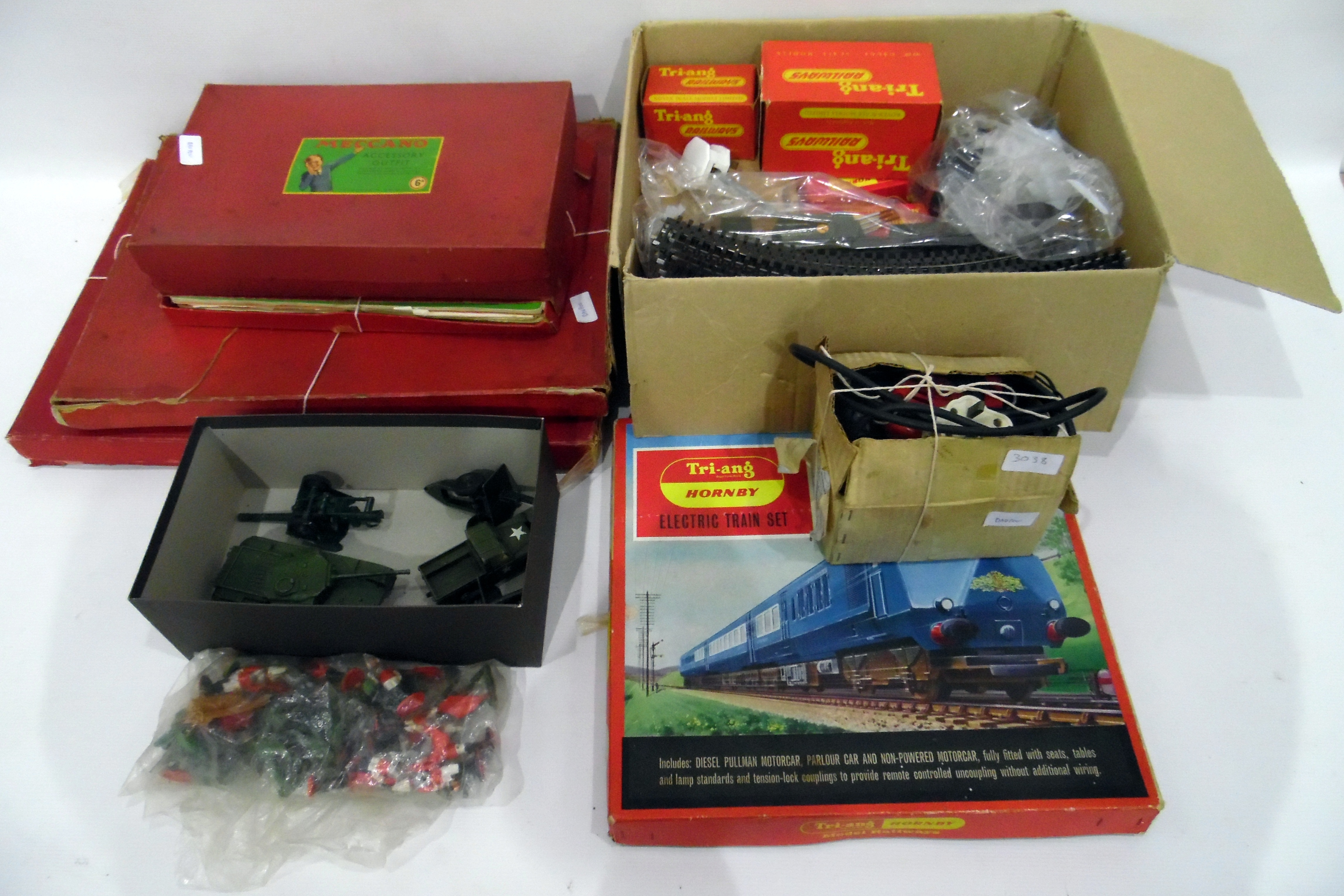 Hornby Triang blue Pullman train set, a quantity of Hornby track, transformer, - Image 2 of 2